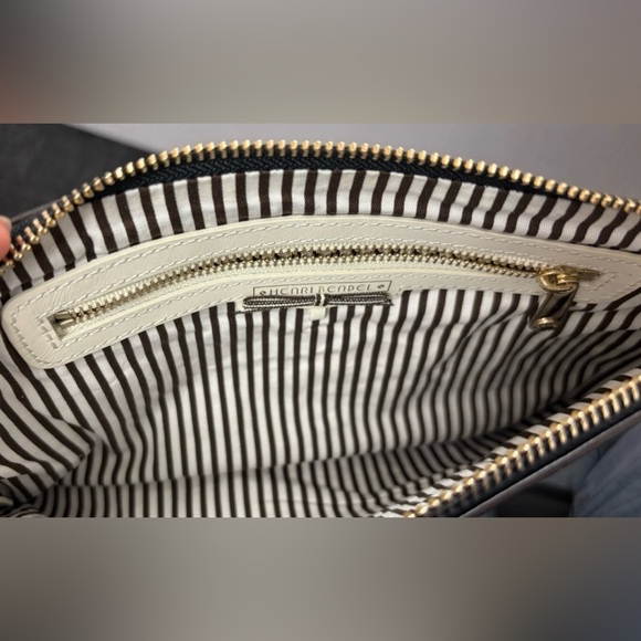 New Henri Bendel About Town Pouch - Picture 4 of 4